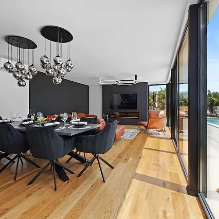 Βίλα Osea 40 M2 Pool, Sauna, 4 En-suite Bedrooms *