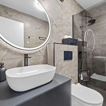 Osea 40 M2 Pool, Sauna, 4 En-suite Bedrooms メドゥリン