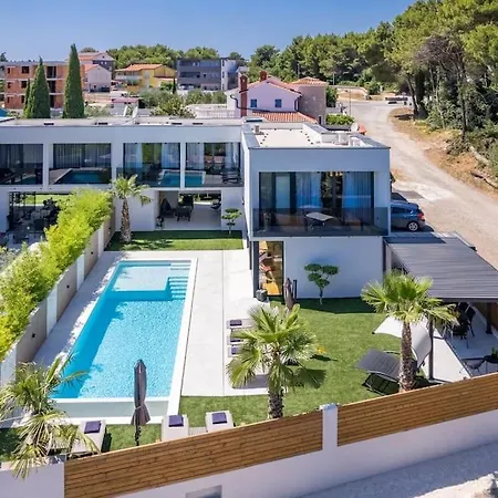 Osea 40 M2 Pool, Sauna, 4 En-suite Bedrooms Villa