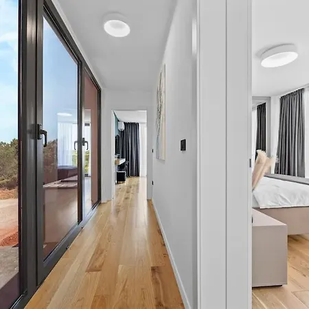 ヴィラ Osea 40 M2 Pool, Sauna, 4 En-suite Bedrooms メドゥリン