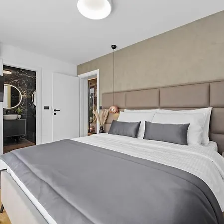 Osea 40 M2 Pool, Sauna, 4 En-suite Bedrooms * メドゥリン