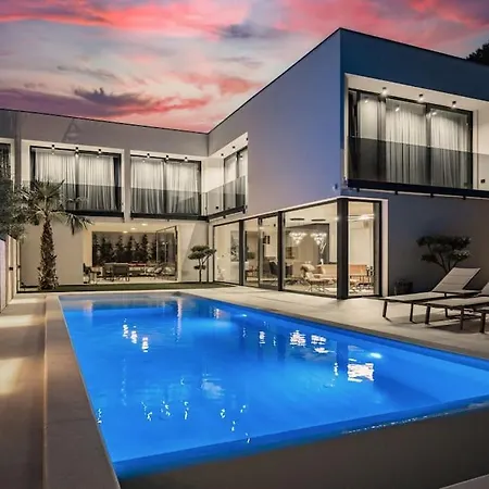 Osea 40 M2 Pool, Sauna, 4 En-suite Bedrooms ヴィラ *