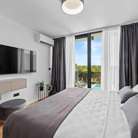 Villa Osea 40 M2 Pool, Sauna, 4 En-suite Bedrooms *