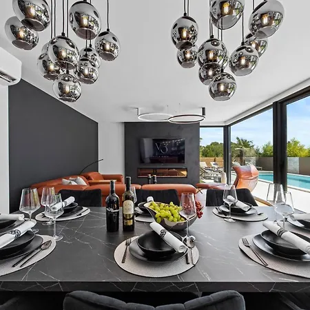 Osea 40 M2 Pool, Sauna, 4 En-suite Bedrooms Μεντουλίν
