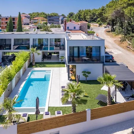Osea 40 M2 Pool, Sauna, 4 En-suite Bedrooms Villa